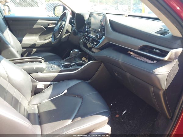 2022 TOYOTA HIGHLANDER XLE