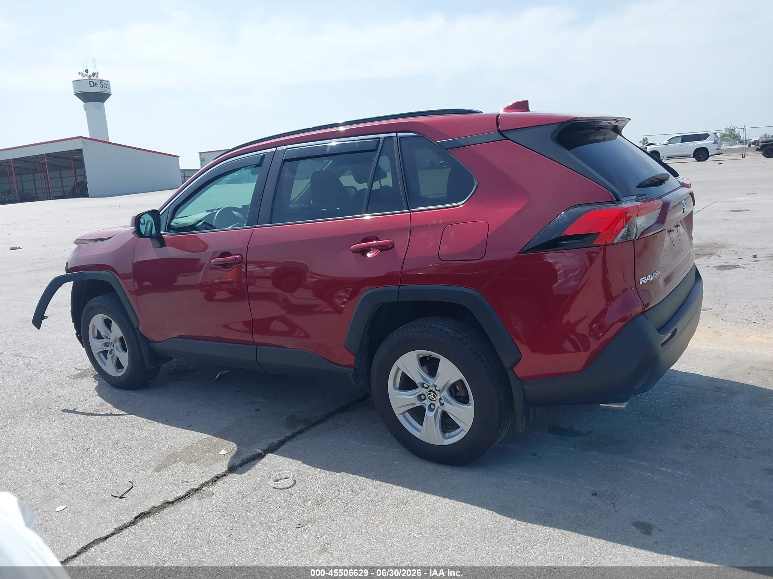 2021 TOYOTA RAV4 XLE