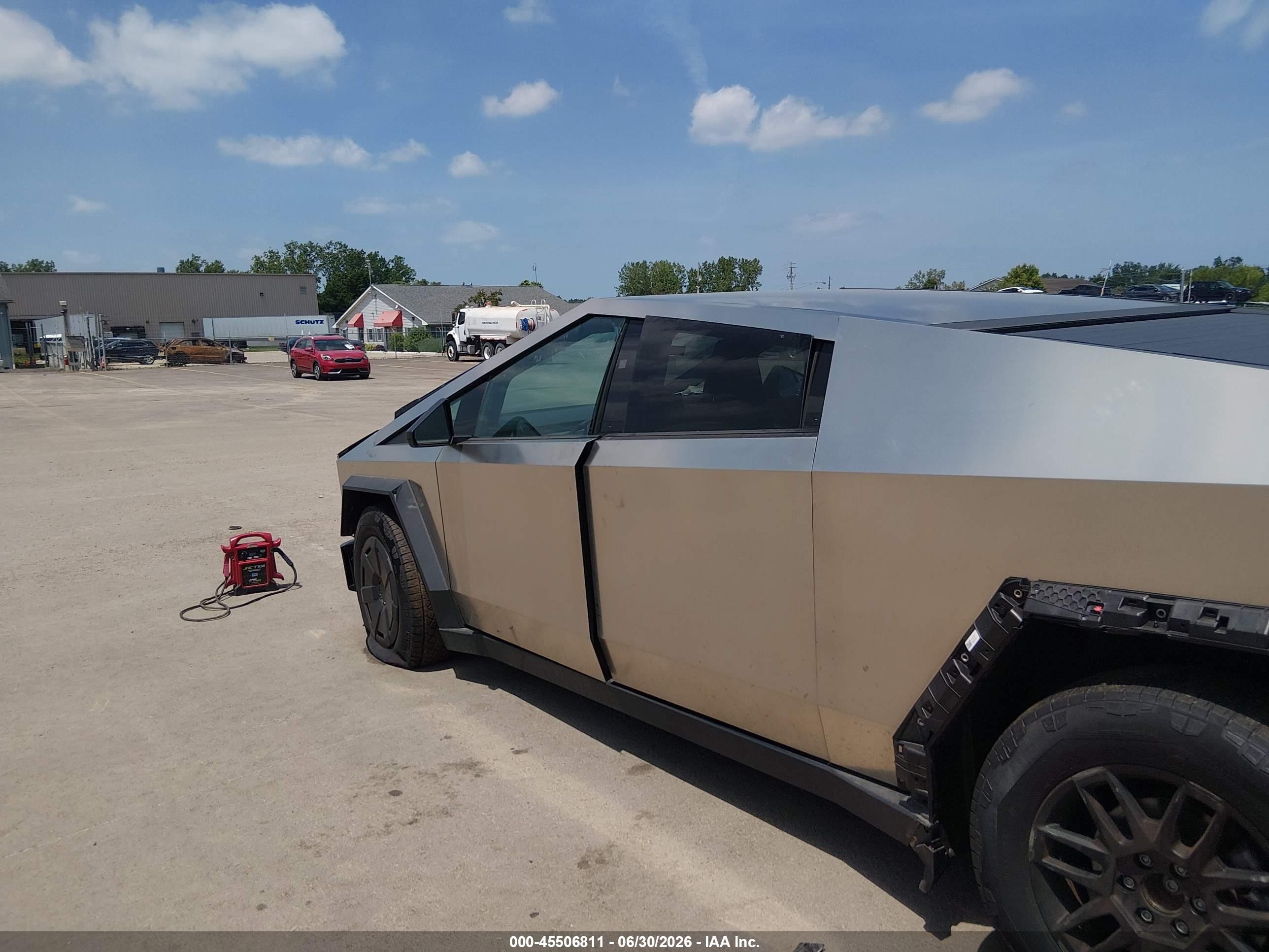 2025 TESLA CYBERTRUCK ALL-WHEEL DRIVE