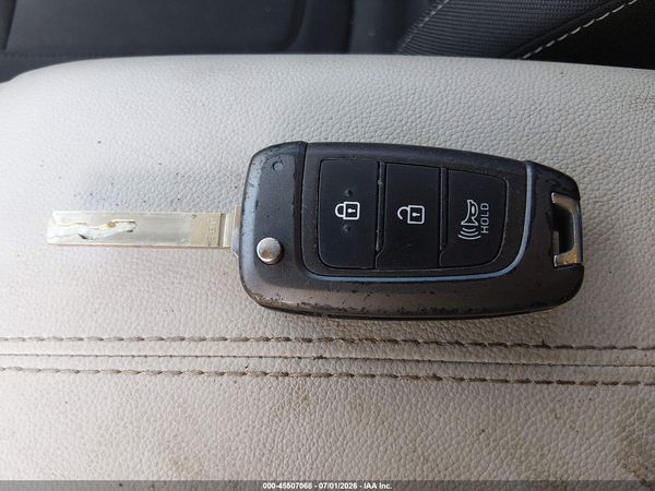 2022 HYUNDAI TUCSON SE