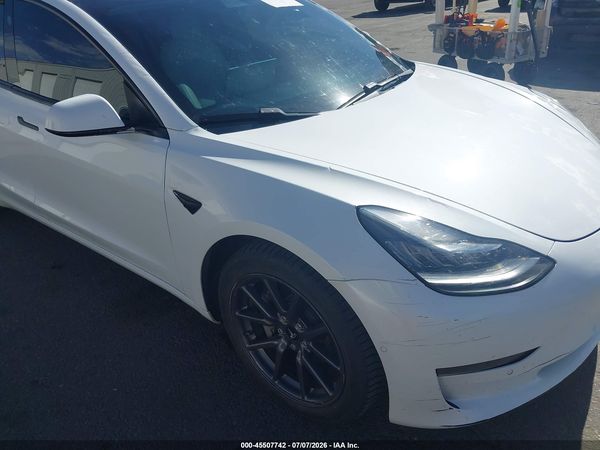 2018 TESLA MODEL 3 LONG RANGE/PERFORMANCE