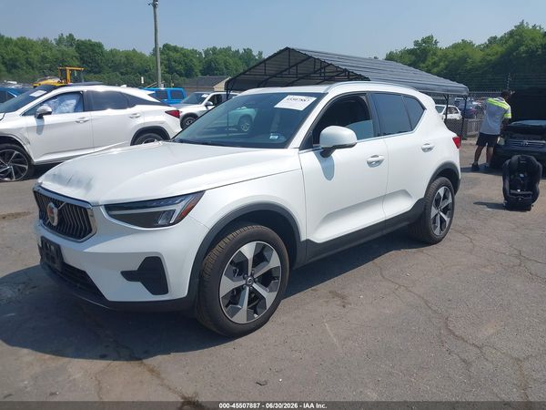 2025 VOLVO XC40 B5 CORE BRIGHT THEME