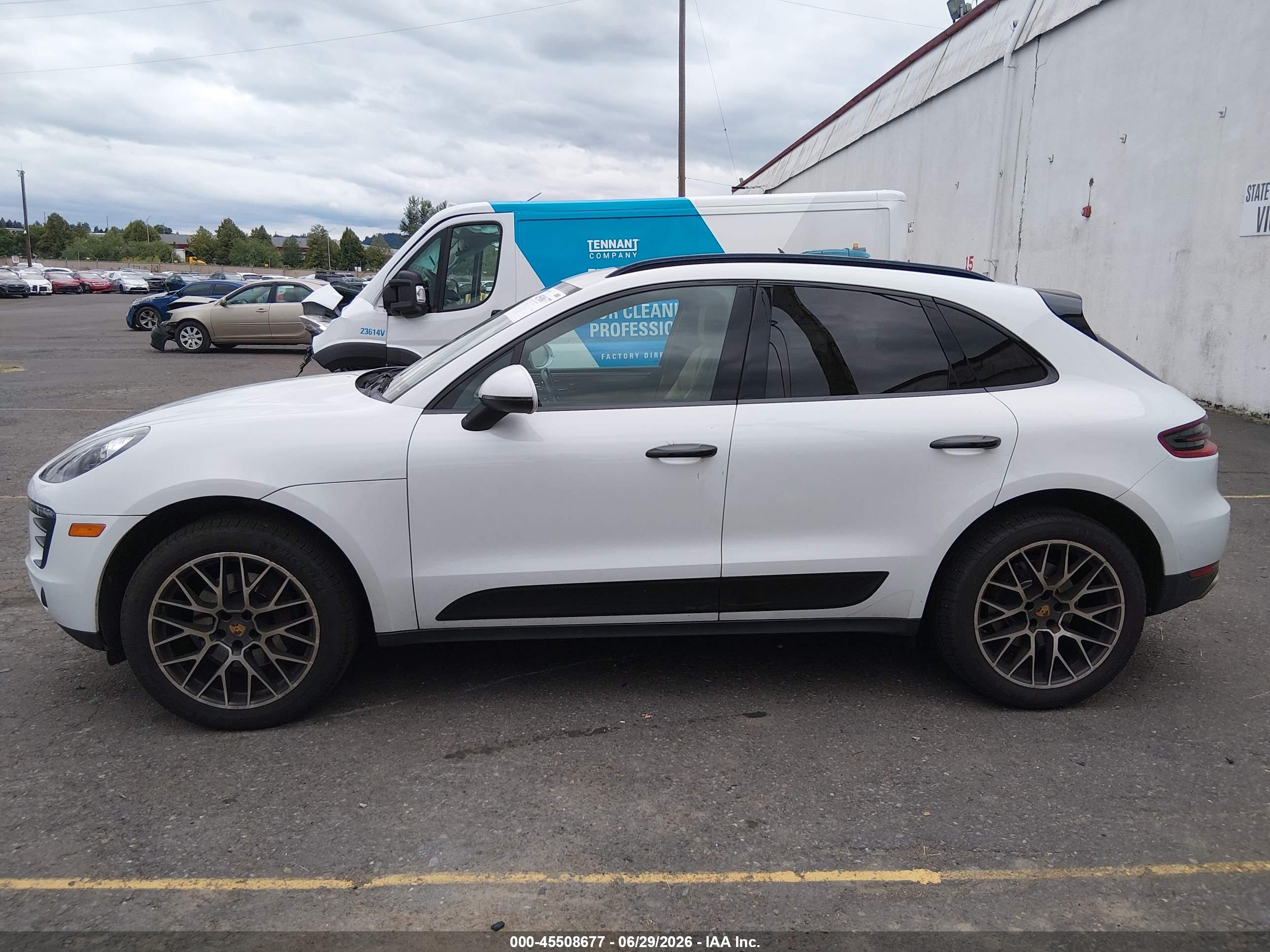 2018 PORSCHE MACAN