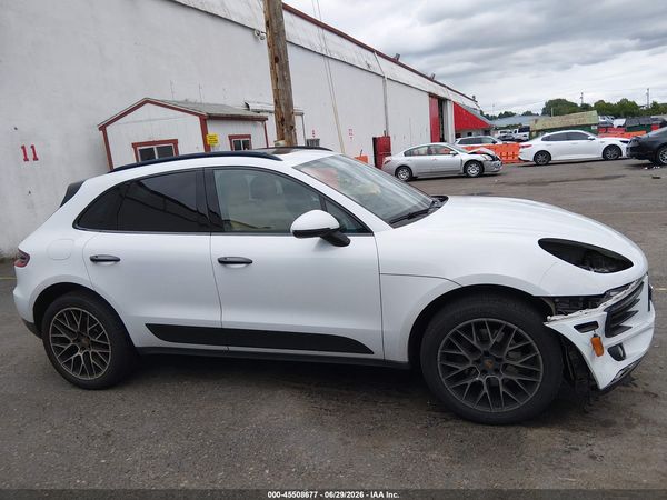 2018 PORSCHE MACAN
