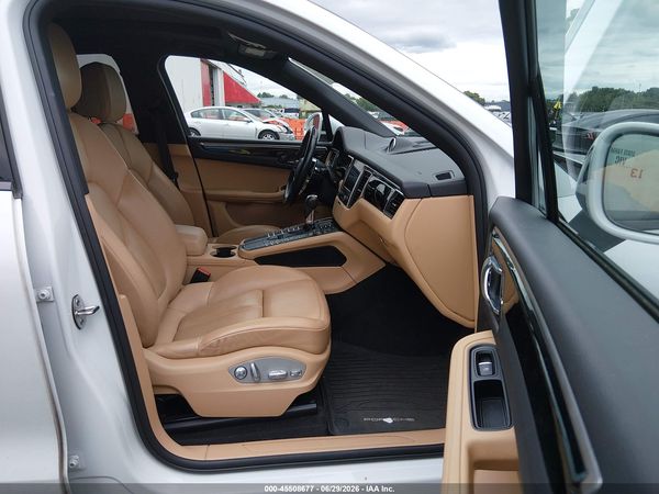 2018 PORSCHE MACAN