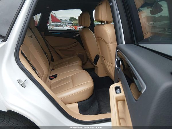 2018 PORSCHE MACAN