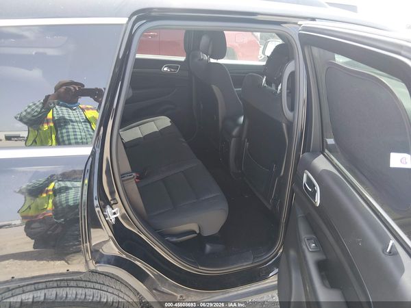 2019 JEEP GRAND CHEROKEE LAREDO E 4X2