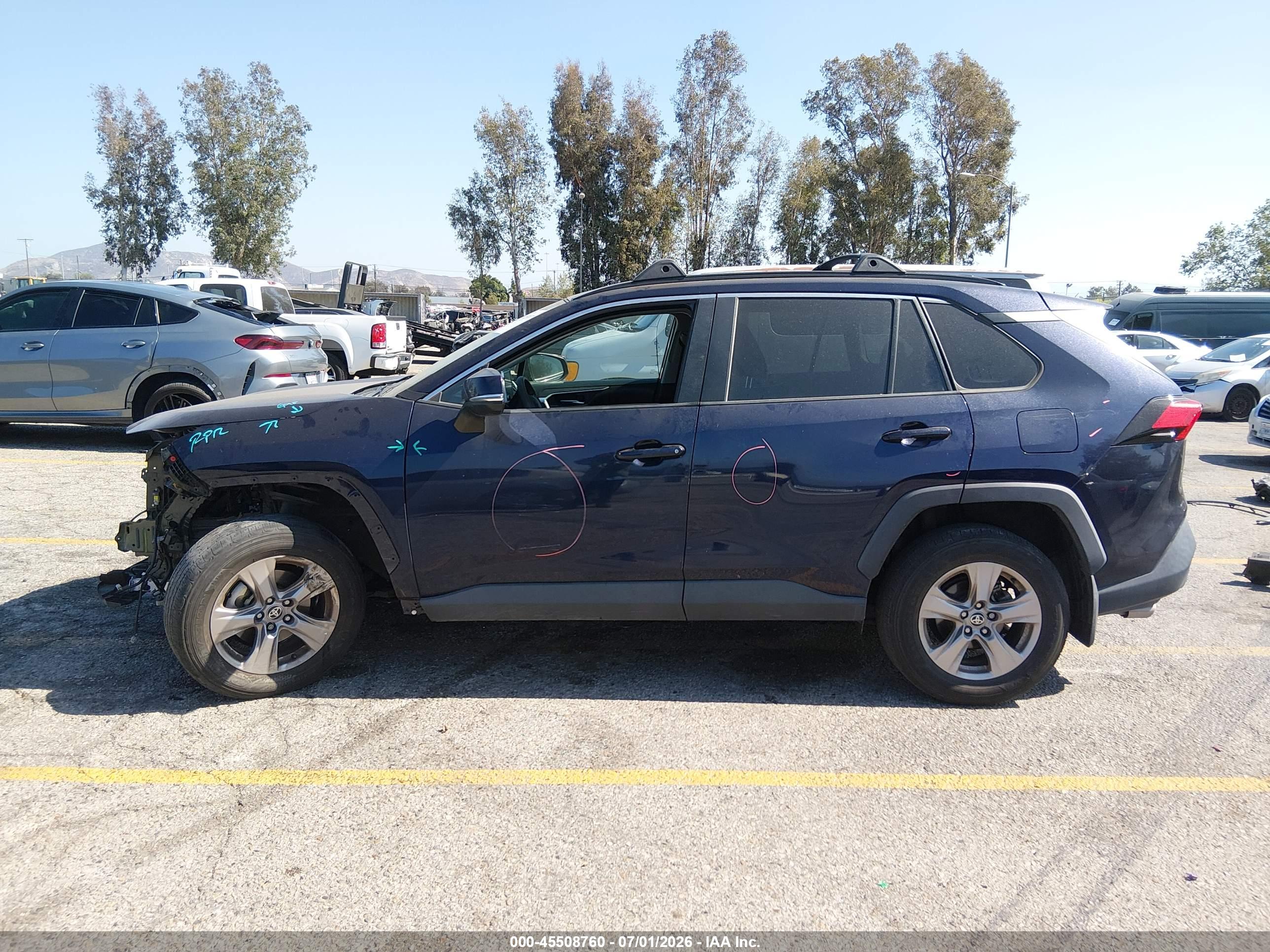2023 TOYOTA RAV4 XLE