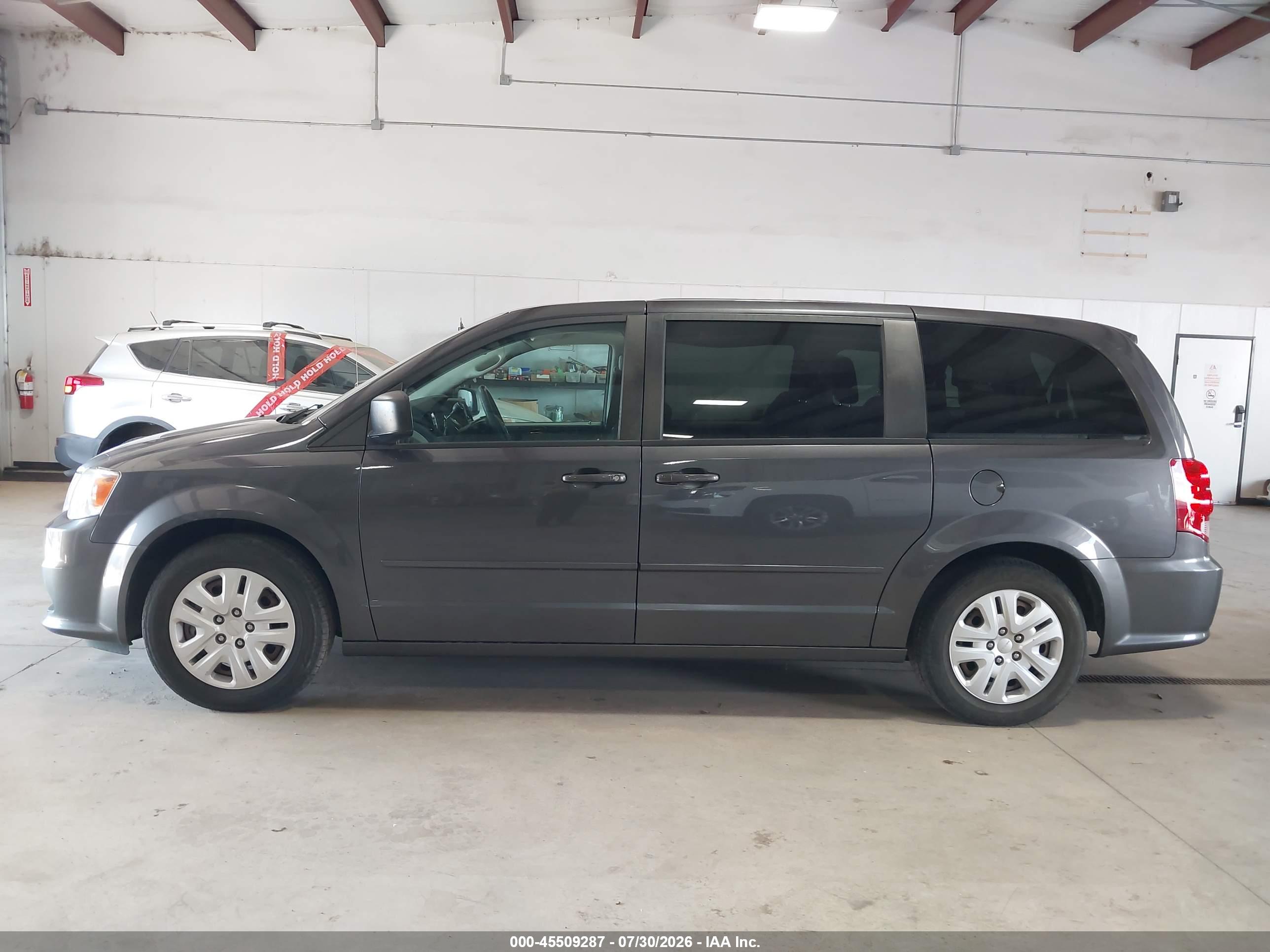 2017 DODGE GRAND CARAVAN SE