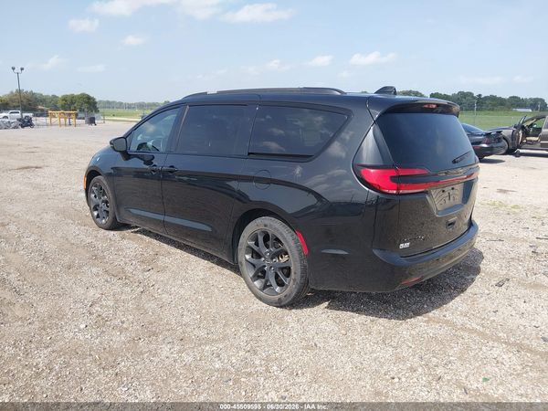 2023 CHRYSLER PACIFICA TOURING L — I3
