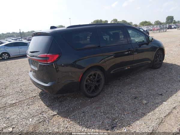 2023 CHRYSLER PACIFICA — I4