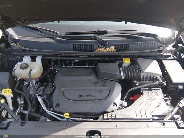 2023 CHRYSLER PACIFICA TOURING L — I10