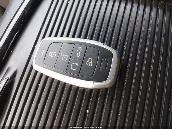 2023 CHRYSLER PACIFICA TOURING L — I11