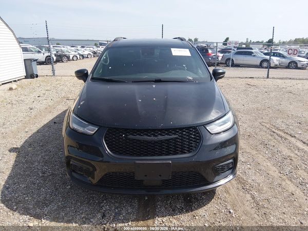 2023 CHRYSLER PACIFICA TOURING L — I115