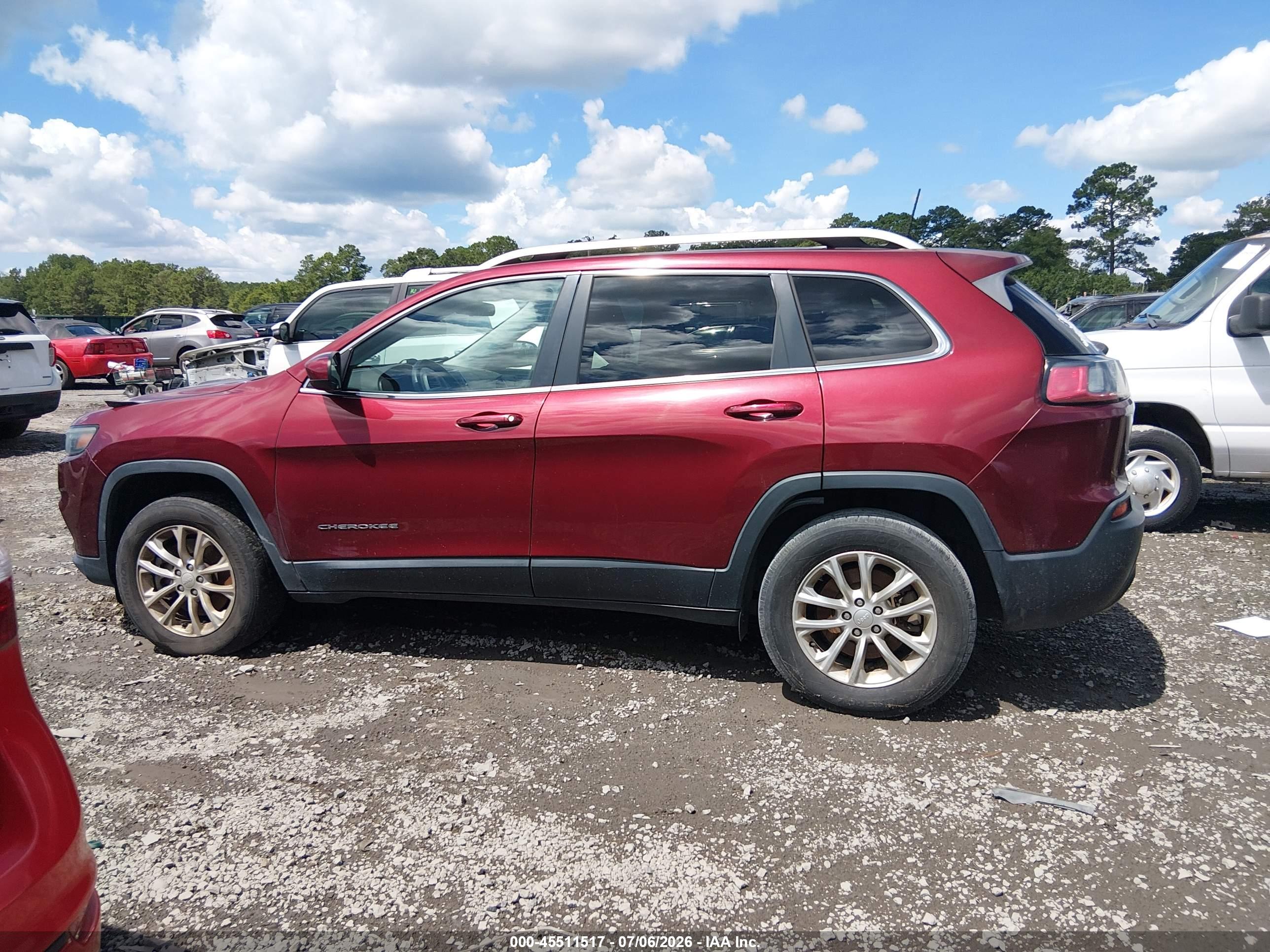2019 JEEP CHEROKEE LATITUDE 4X4