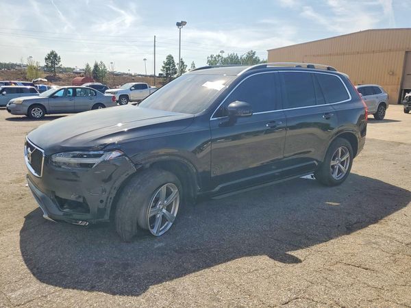 2017 VOLVO XC90 Momentum