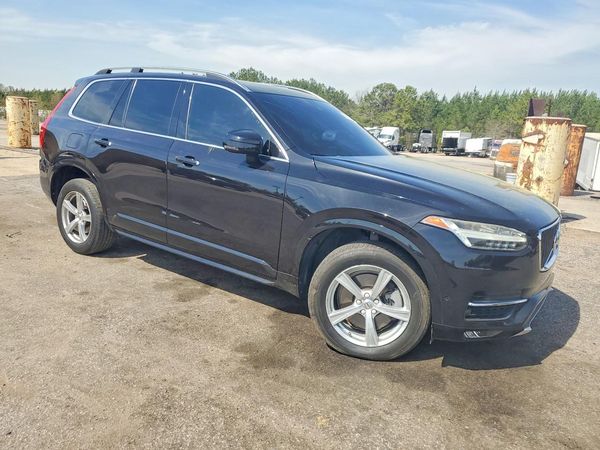 2017 VOLVO XC90 Momentum
