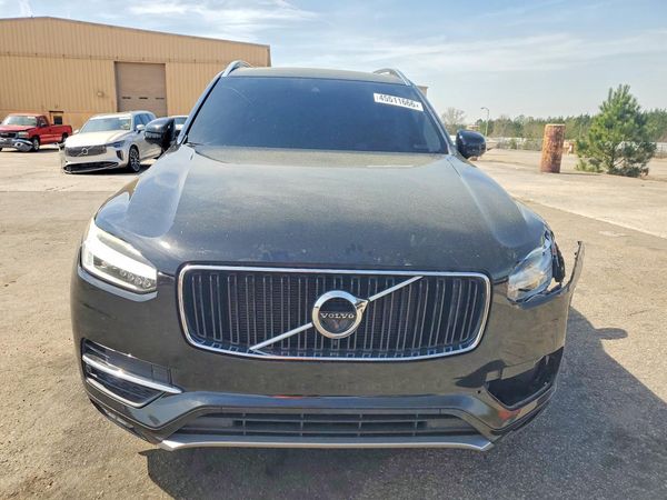 2017 VOLVO XC90 Momentum