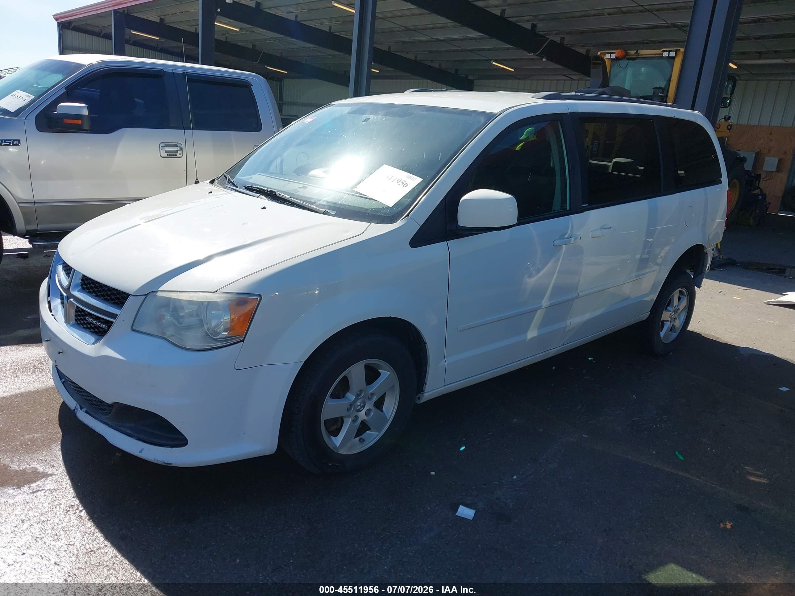 2012 DODGE GRAND CARAVAN SXT — I2