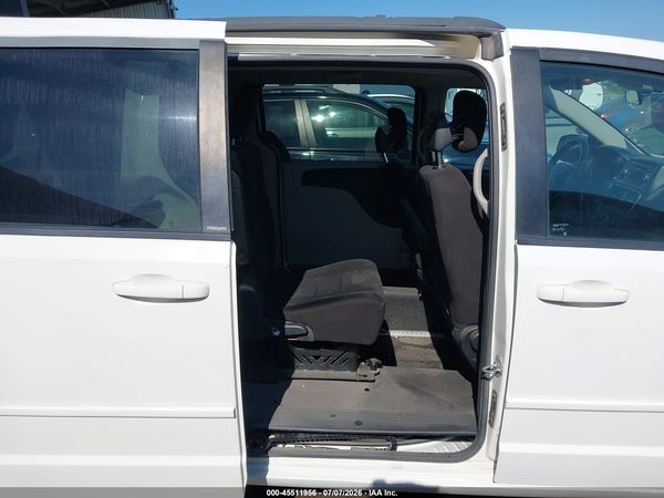 2012 DODGE GRAND CARAVAN SXT — I8