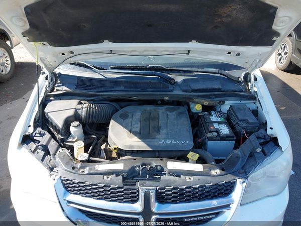 2012 DODGE GRAND CARAVAN SXT — I10