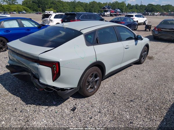 2026 KIA K4 LXS