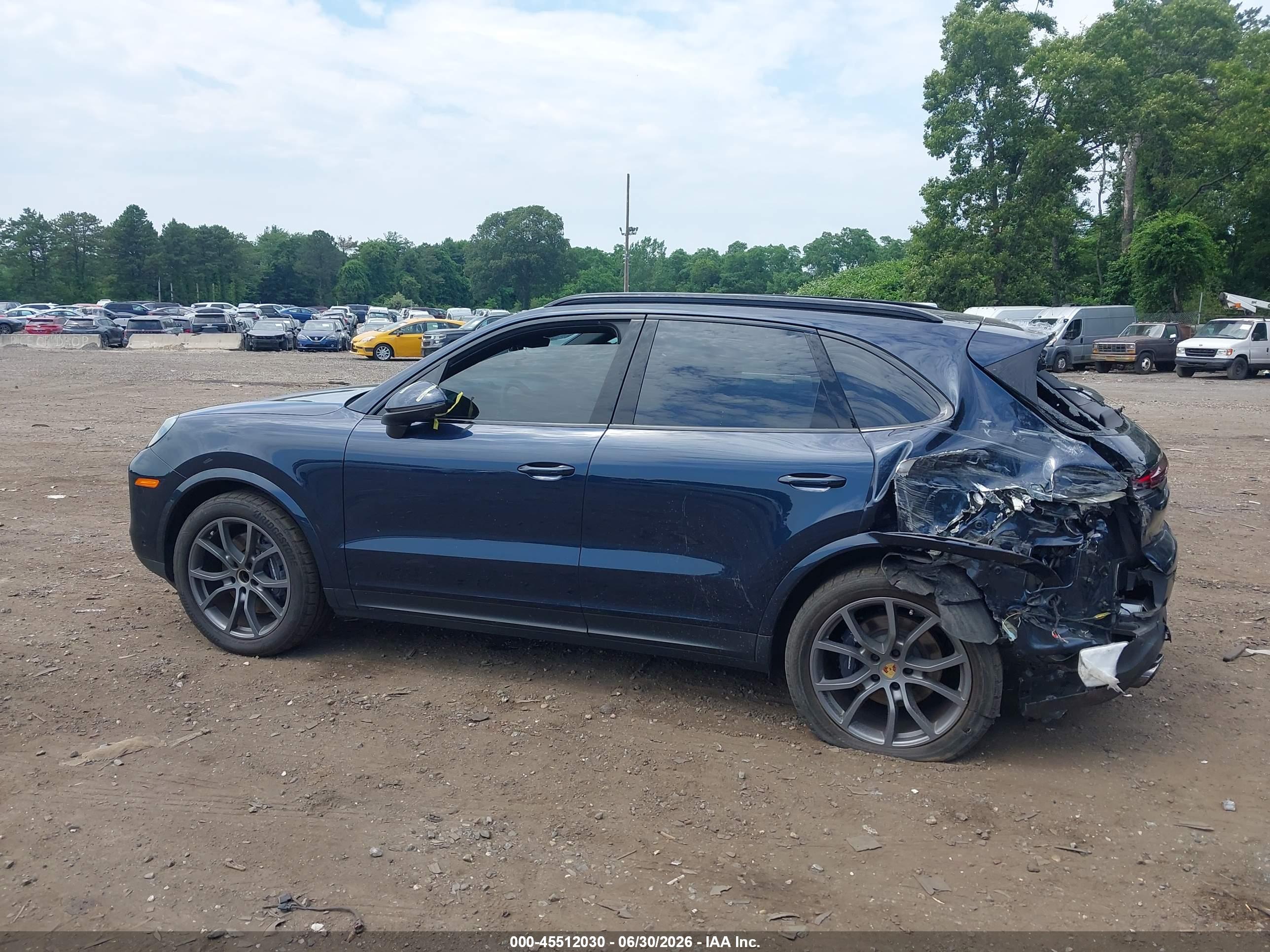 2024 PORSCHE CAYENNE