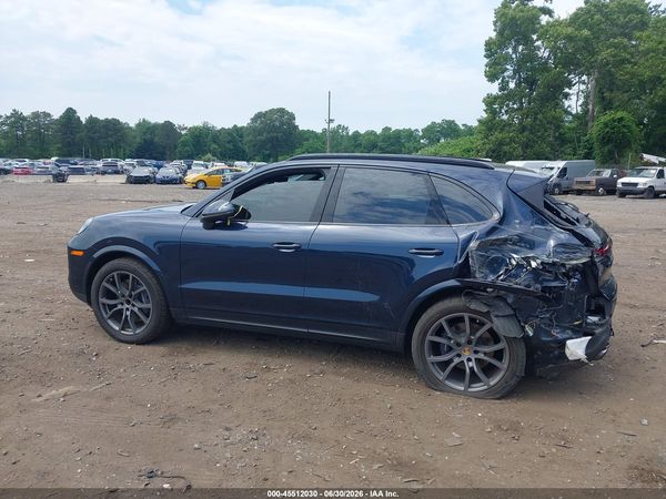 2024 PORSCHE CAYENNE