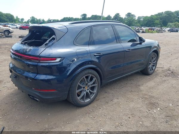 2024 PORSCHE CAYENNE