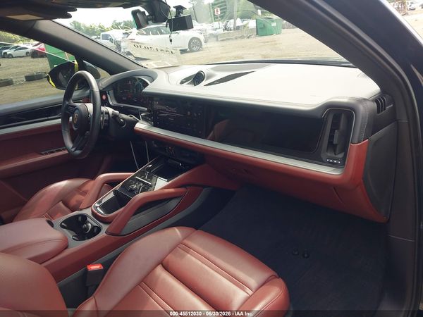 2024 PORSCHE CAYENNE