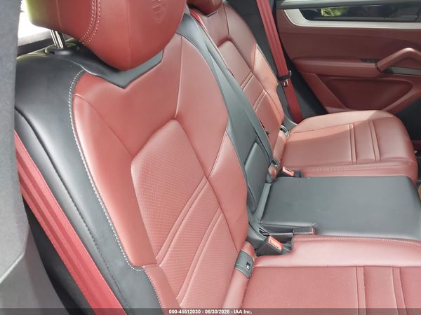 2024 PORSCHE CAYENNE