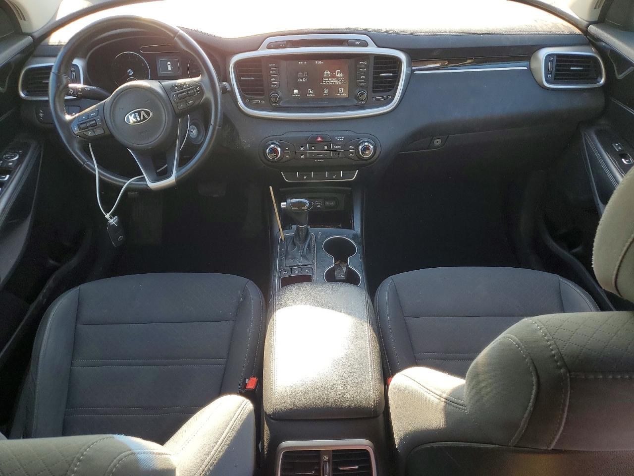 2017 KIA SORENTO L, LX