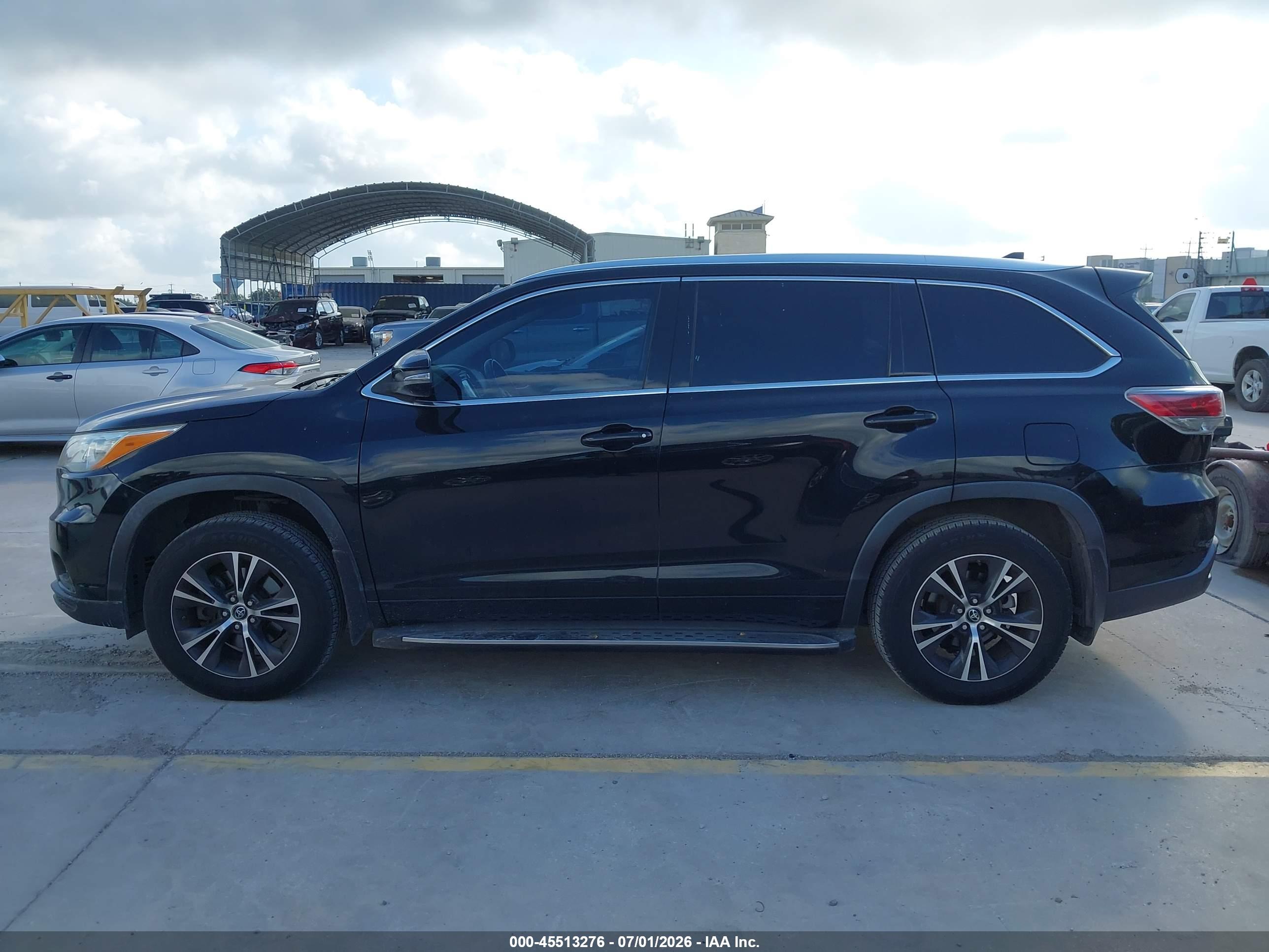 2016 TOYOTA HIGHLANDER XLE V6