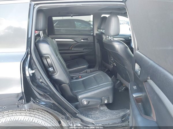 2016 TOYOTA HIGHLANDER XLE V6