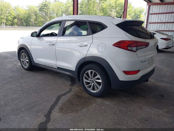 2016 HYUNDAI TUCSON SE
