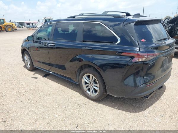 2023 TOYOTA SIENNA WOODLAND EDITION — I3