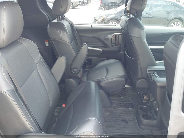2023 TOYOTA SIENNA WOODLAND EDITION — I8