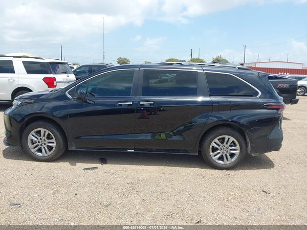 2023 TOYOTA SIENNA WOODLAND EDITION — I117