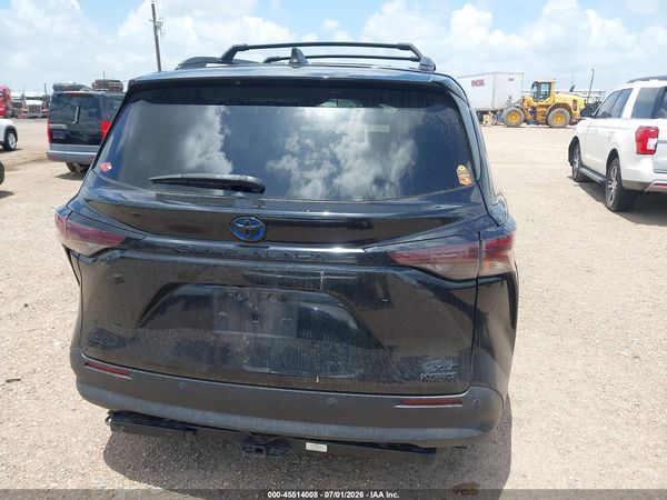 2023 TOYOTA SIENNA WOODLAND EDITION — I119