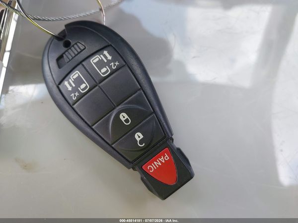 2012 DODGE GRAND CARAVAN CREW — I11
