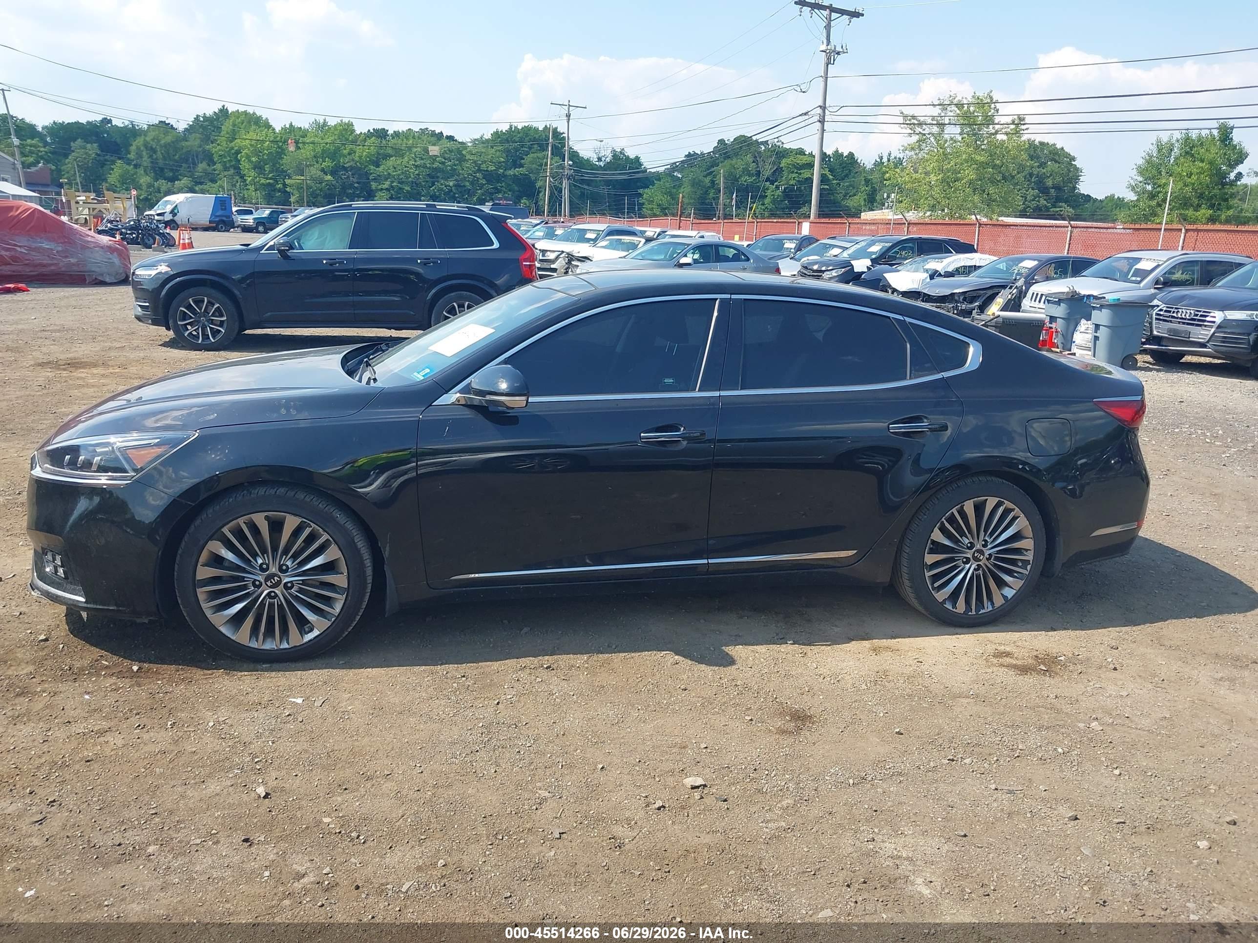 2018 KIA CADENZA LIMITED
