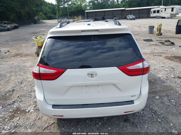 2015 TOYOTA SIENNA XLE 8 PASSENGER