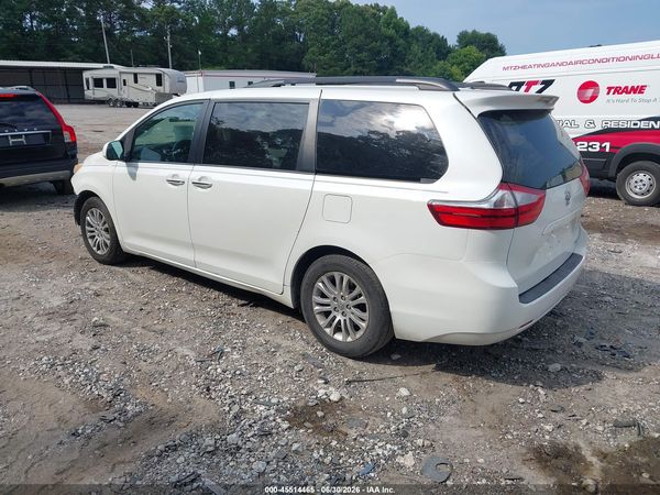 2015 TOYOTA SIENNA XLE 8 PASSENGER