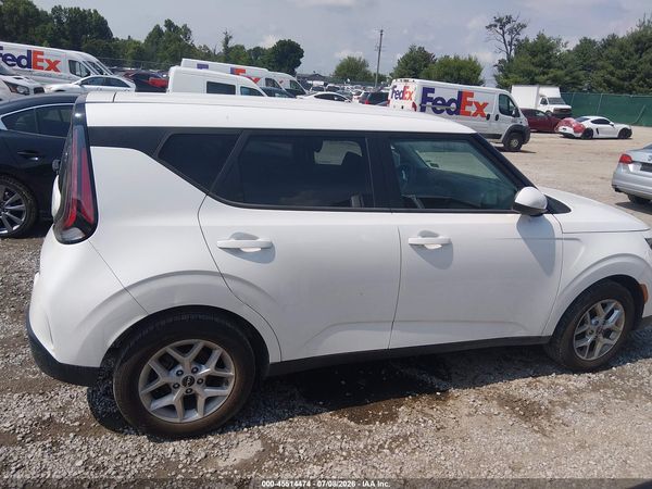 2023 KIA SOUL LX