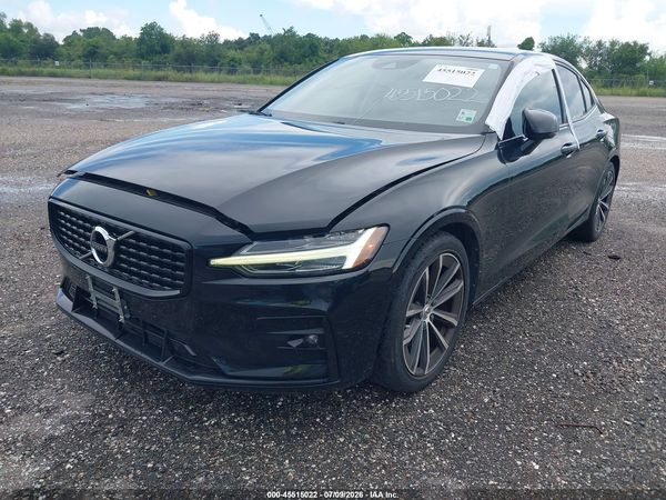 2021 VOLVO S60 T5 MOMENTUM