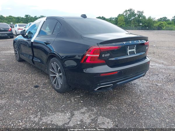 2021 VOLVO S60 T5 MOMENTUM