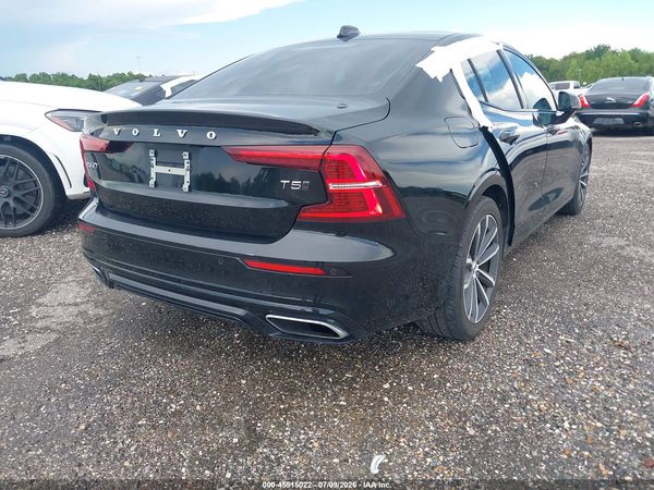 2021 VOLVO S60 T5 MOMENTUM