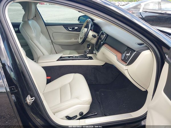 2021 VOLVO S60 T5 MOMENTUM