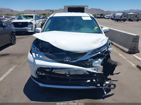 2023 TOYOTA SIENNA LE