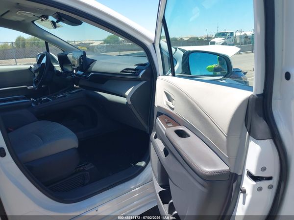 2023 TOYOTA SIENNA LE
